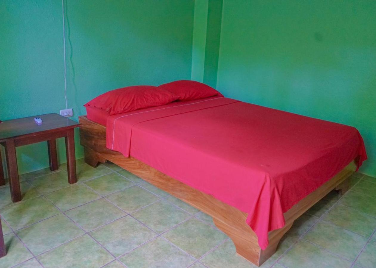 Hospedaje El Bosquecito อูวีตา ภายนอก รูปภาพ